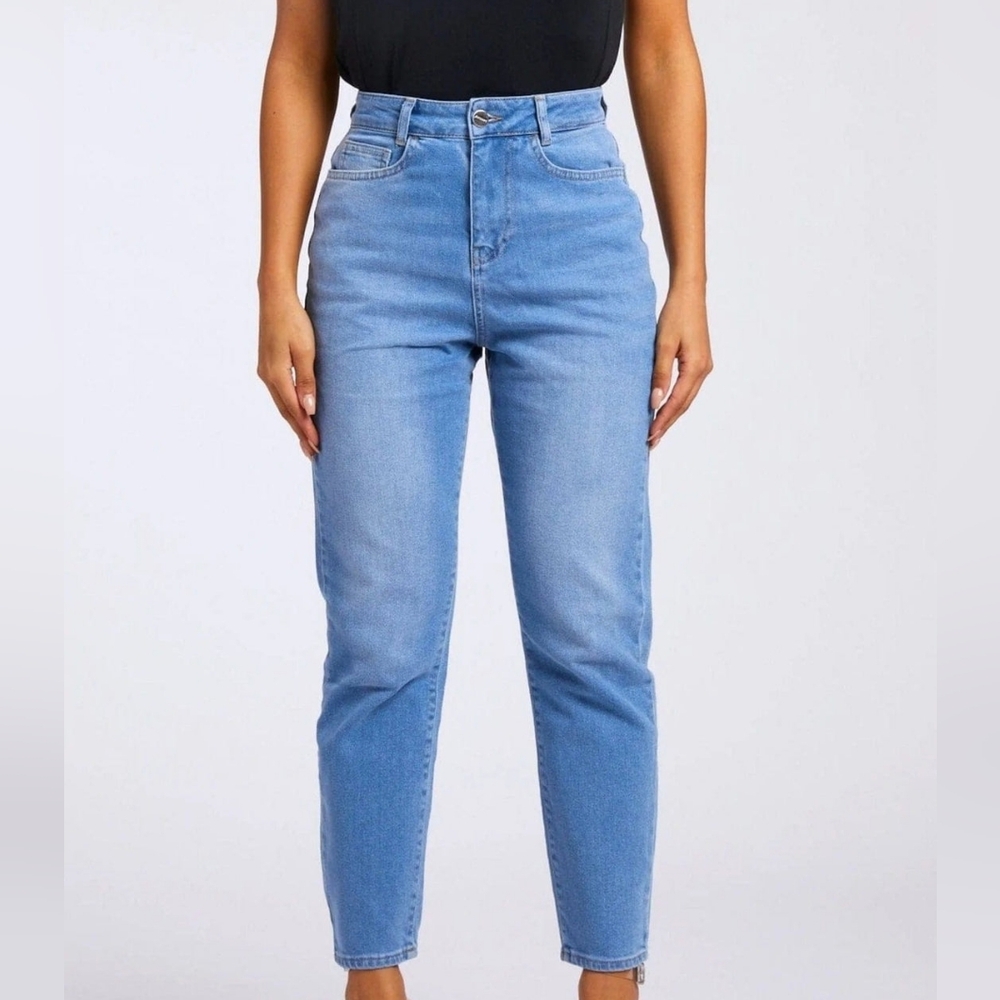 EUC Legend London Size UK 8 Vintage Blue Wash Mom Jeans!